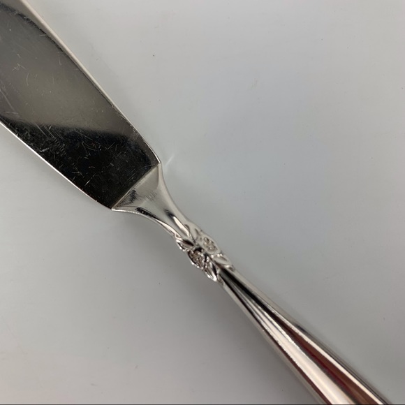 2/$20 1847 Rogers Bros. IS 1965 Vintage Silver Garland Pattern Butter Knife - Picture 3 of 10